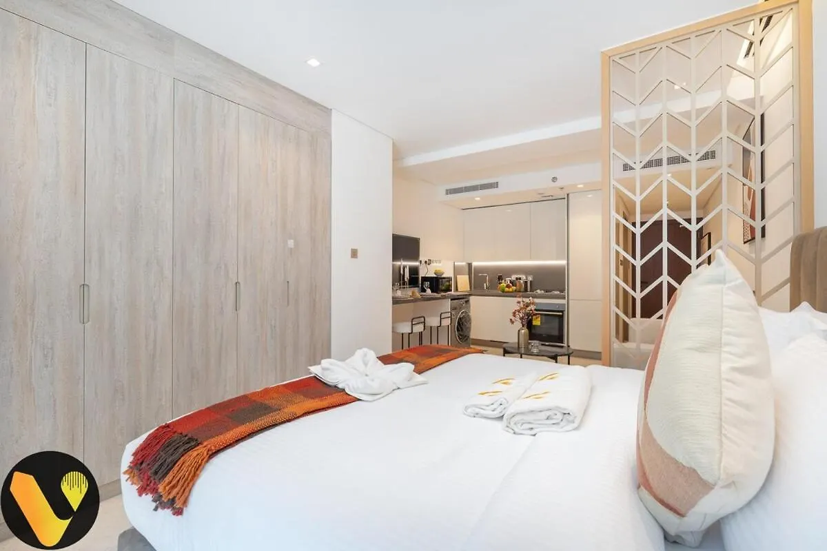 Vogue The Sterling By Omniyat Dubai With Balcony Walkable To Burj Khalifa And The Dubai Mall Daire