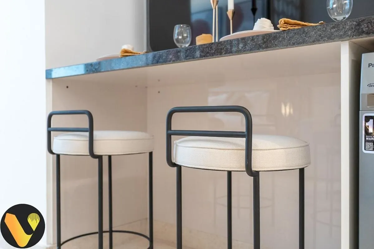 Vogue The Sterling By Omniyat Dubai With Balcony Walkable To Burj Khalifa And The Dubai Mall
